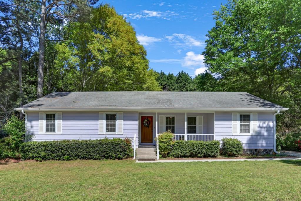 1121 Granite Ln., Loganville, GA 30052