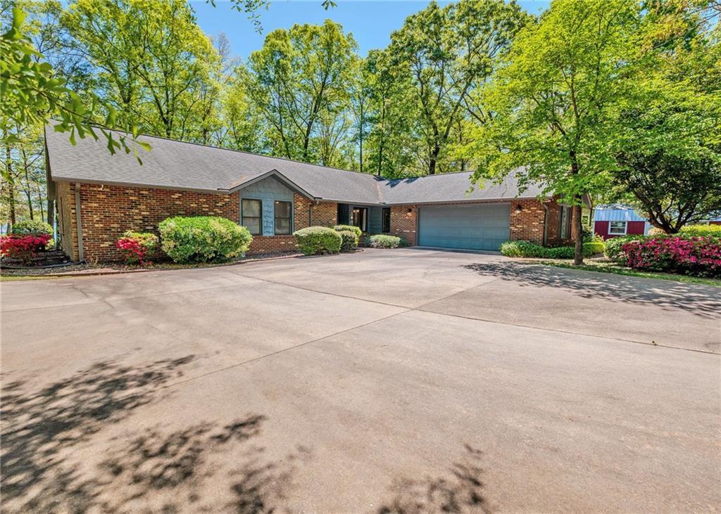 7 Old Oak Tr., Hartwell, GA 30643