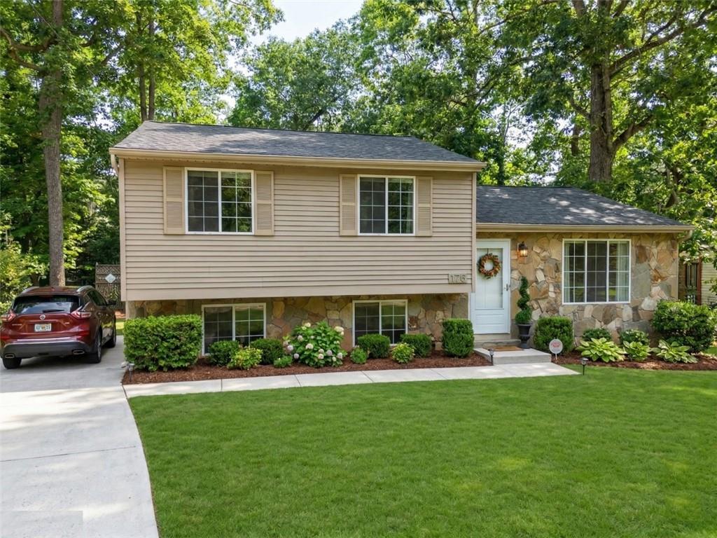 5172 Scarbrough Tr., Stone Mountain, GA 30088