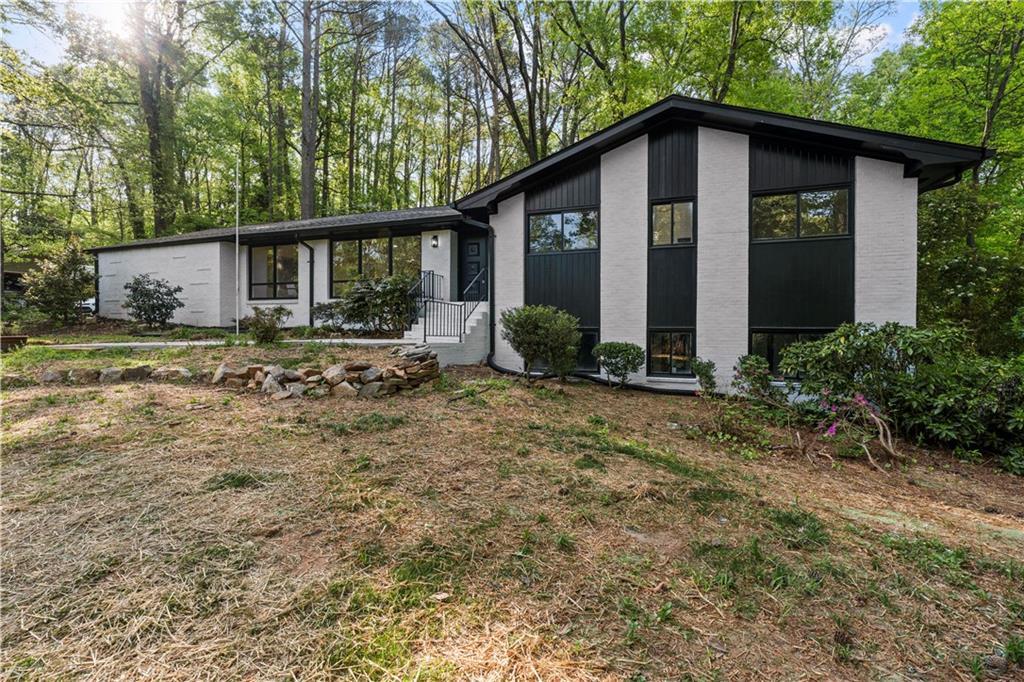 5253 Oxbow Rd., Stone Mountain, GA 30087