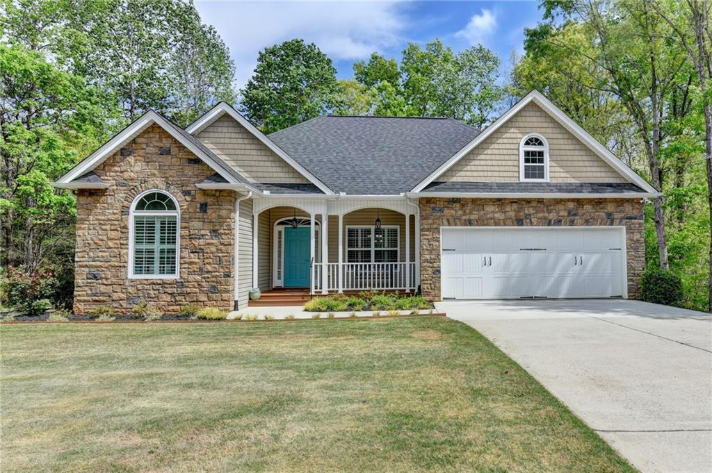 3502 Phoenix Cove Dr., Gainesville, GA 30506