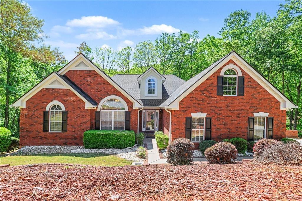 2540 Thornecreek Dr., Douglasville, GA 30135