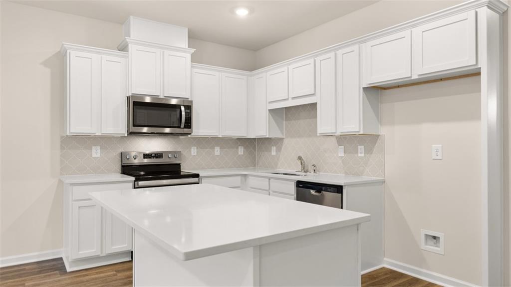 208 Kenmore Cir., Perry, GA 31069