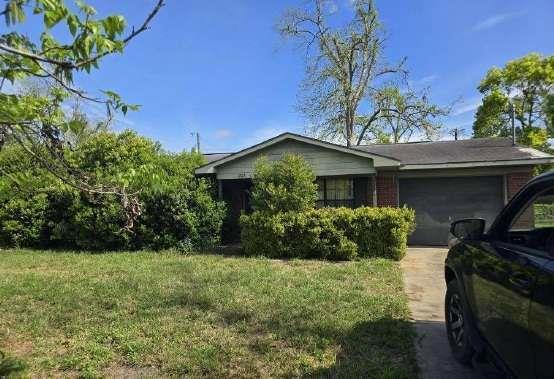 1705 Spooner Rd., Douglas, GA 31533