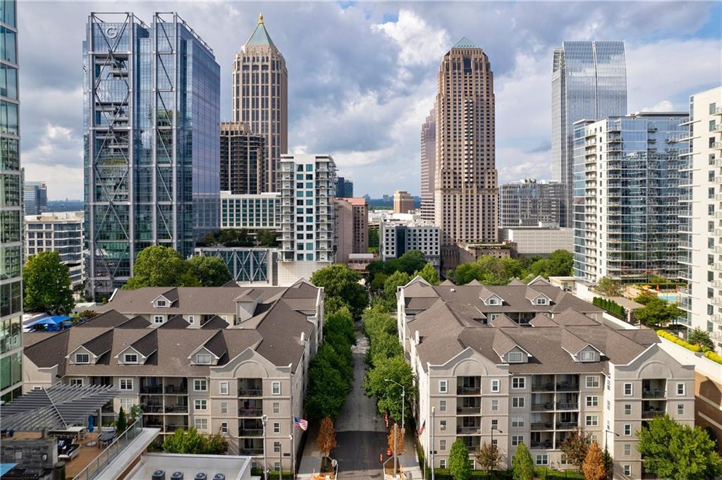 1074 Peachtree Walk #B114, Atlanta, GA 30309
