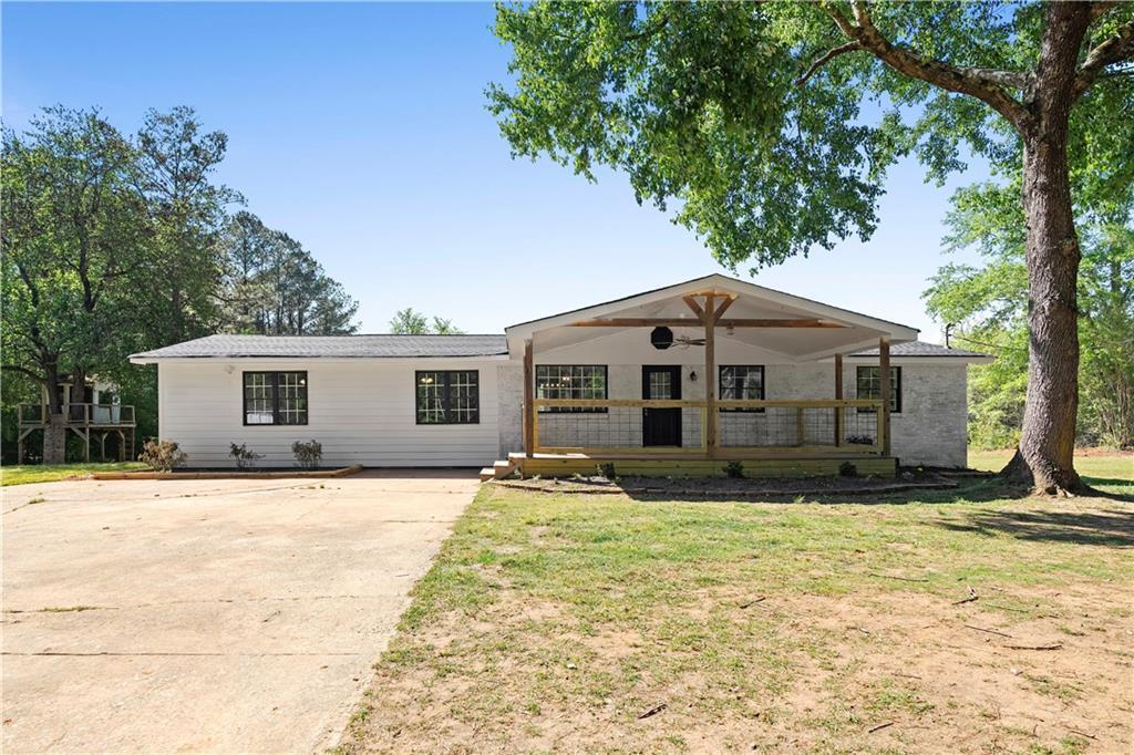 2486 Pleasant Grove Rd., Yatesville, GA 31097