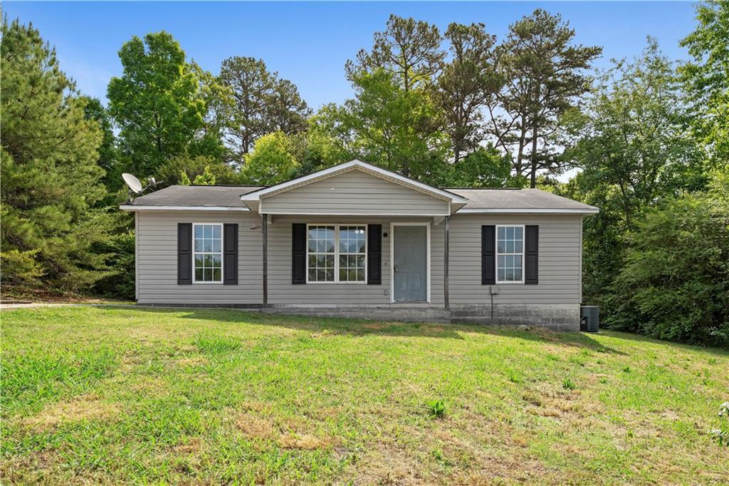 332 Lavista Dr., Calhoun, GA 30701