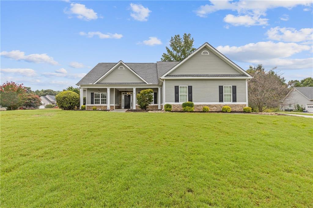 1162 Mason Lee Pl., Loganville, GA 30052