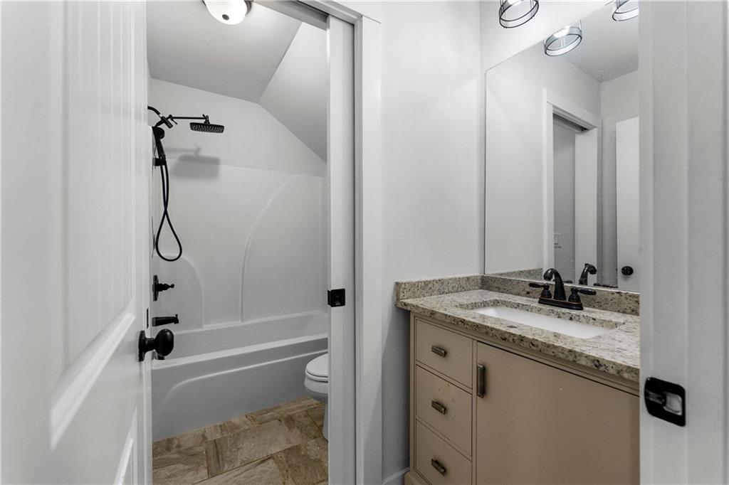 401 Blossom Tr., Acworth, GA 30101