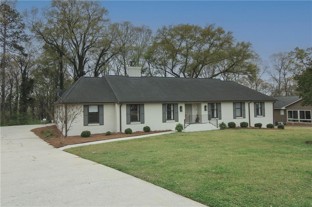 112 Maple Dr., Cartersville, GA 30120