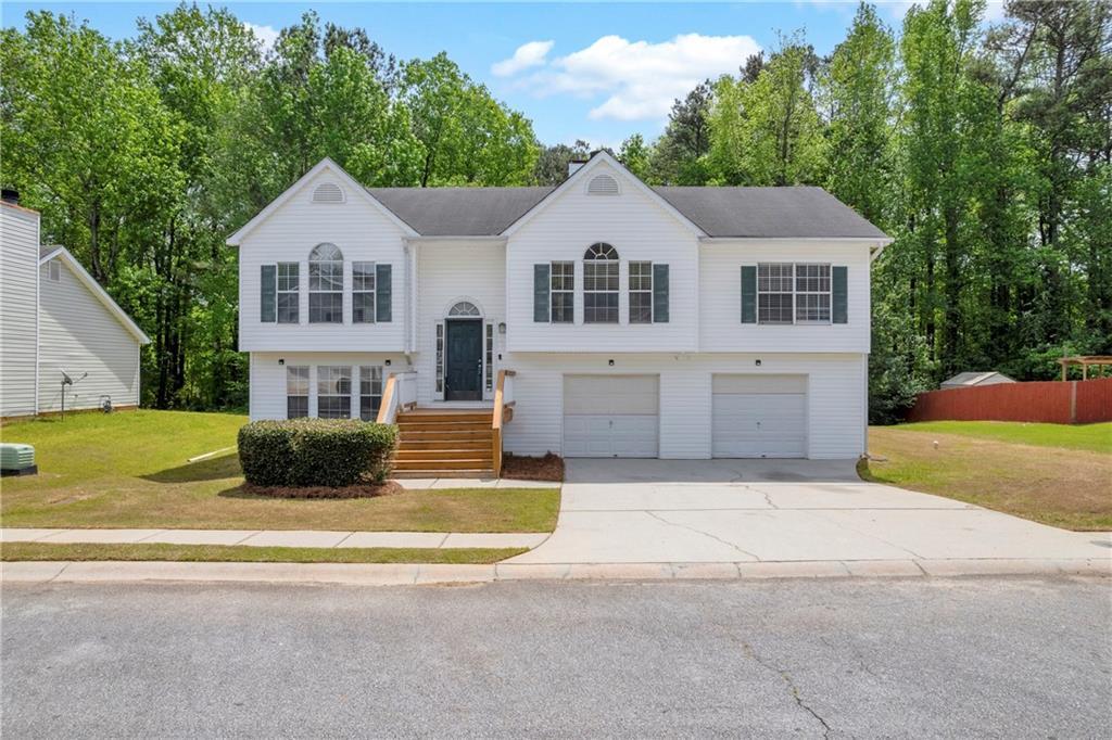 7153 New Dale Rd., Rex, GA 30273