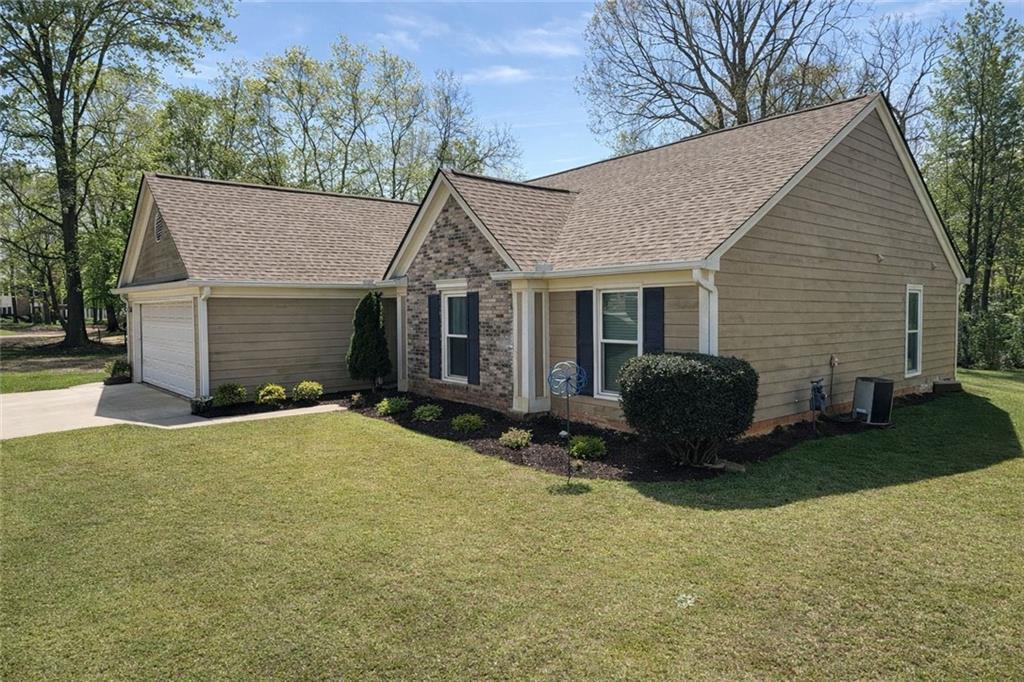 3957 Wintersweet Dr., Decatur, GA 30034