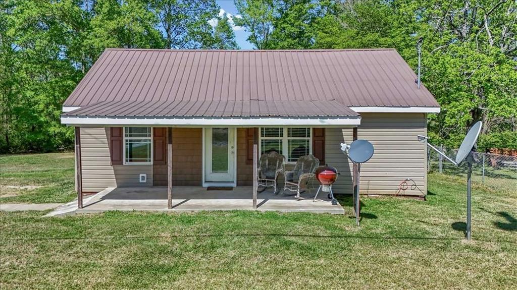 812 Pine Grove Rd., Tallapoosa, GA 30176