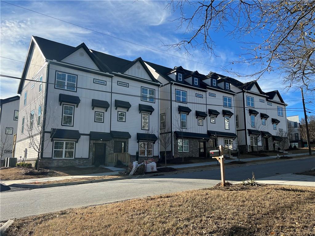 2000 Main St., Atlanta, GA 30318