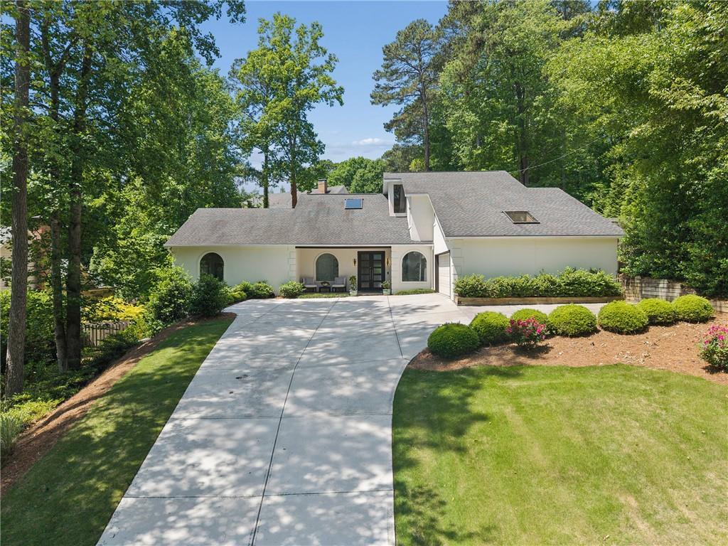 950 Ivy Falls Dr., Atlanta, GA 30328