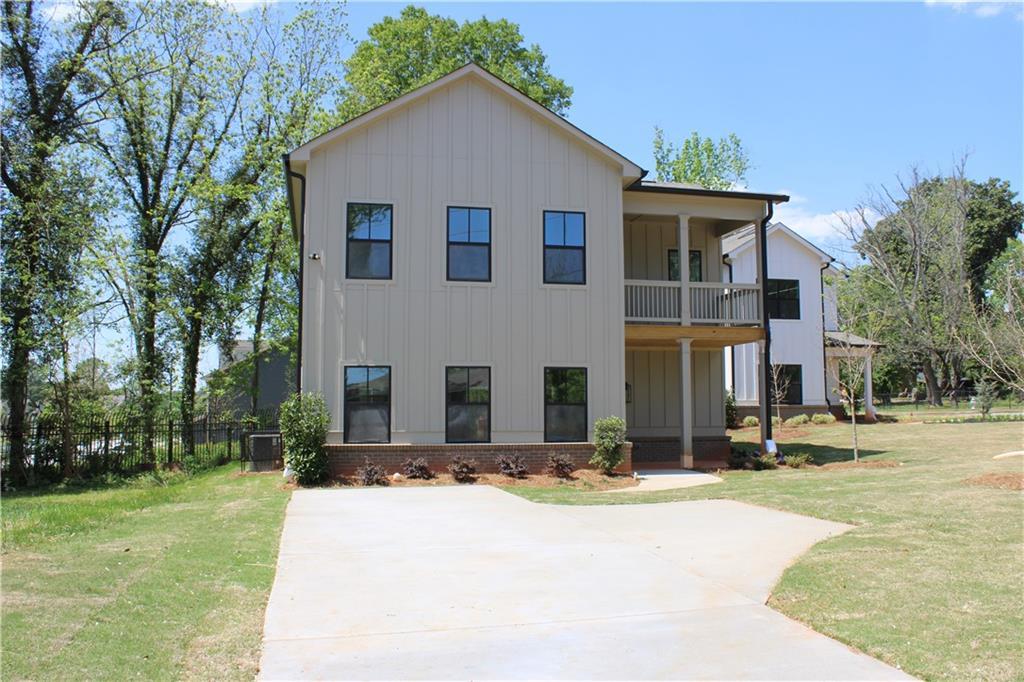 580 Glendale Rd., Scottdale, GA 30079