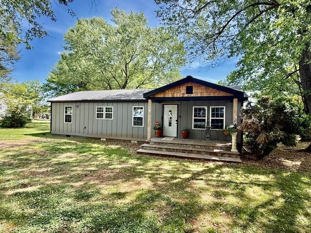 206 West Dr., Calhoun, GA 30701