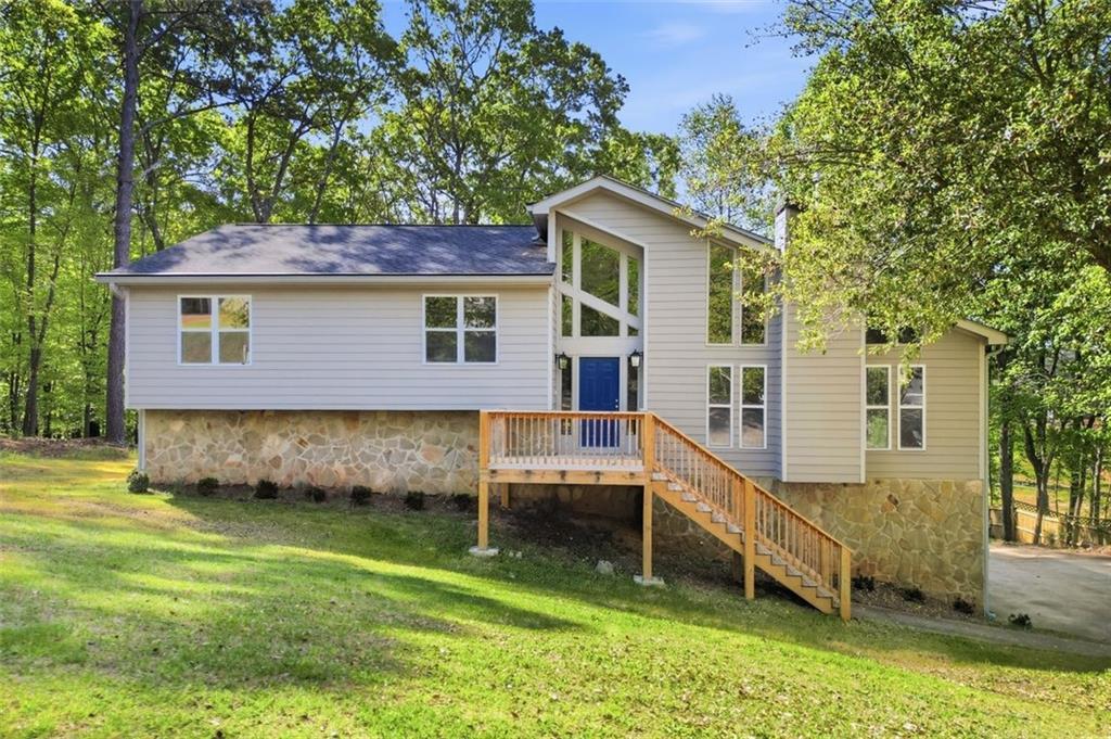 6870 Creekwood Dr., Douglasville, GA 30135