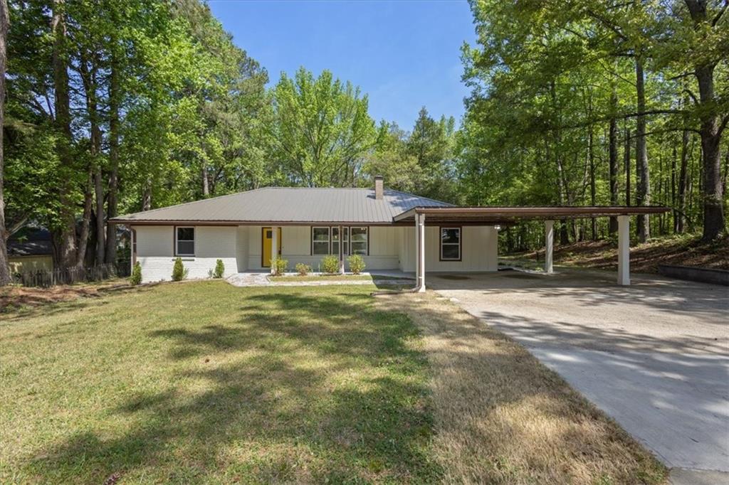 2013 Ridge Rd., Dallas, GA 30157