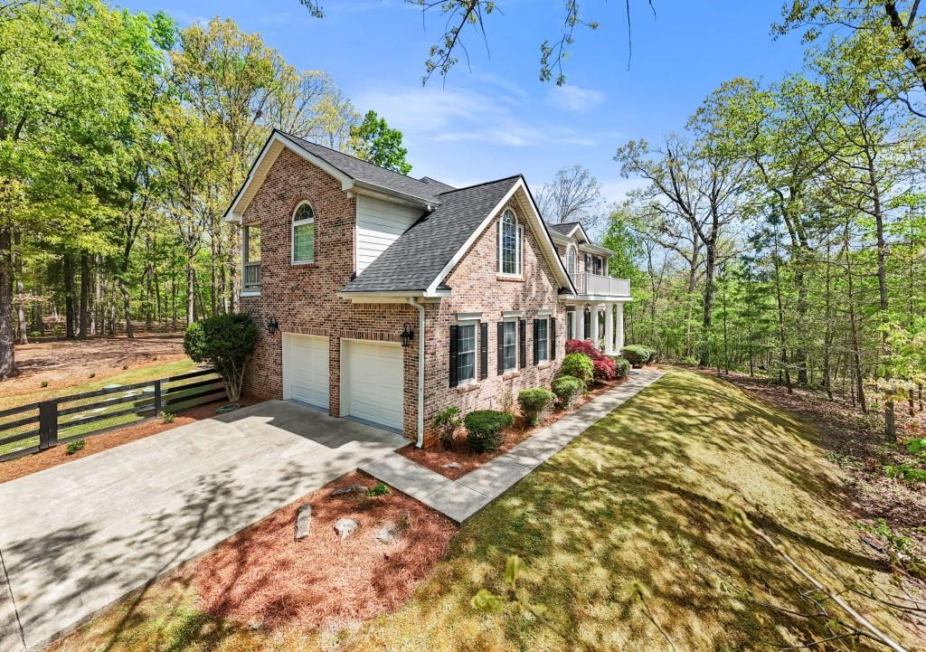 302 Cove Lake Dr., Marble Hill, GA 30148