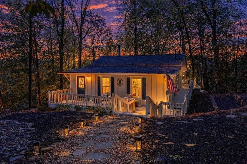 6551 Bermuda Ln., Flowery Branch, GA 30542