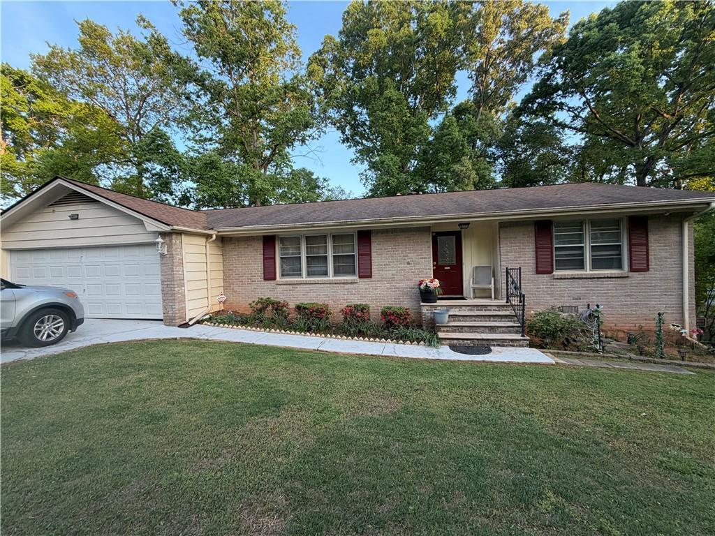 2906 Castle Dr., Lawrenceville, GA 30044