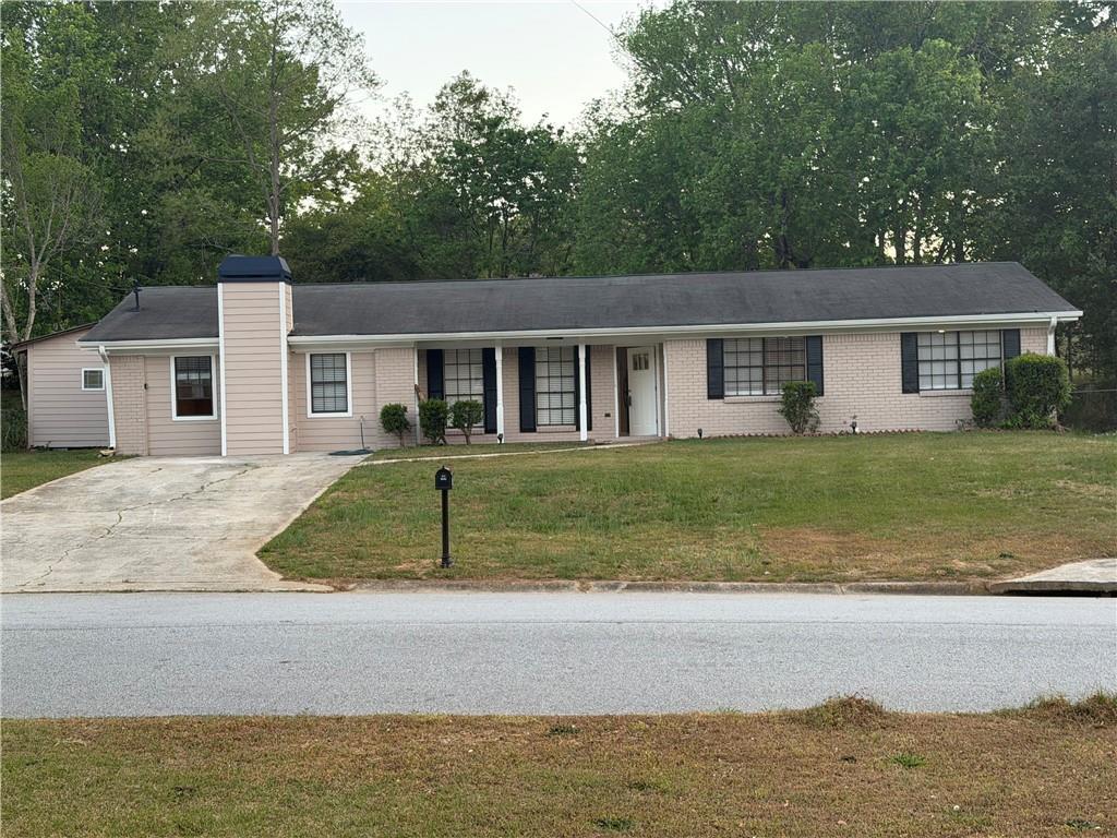 1627 Ridgeview Dr., Conyers, GA 30012