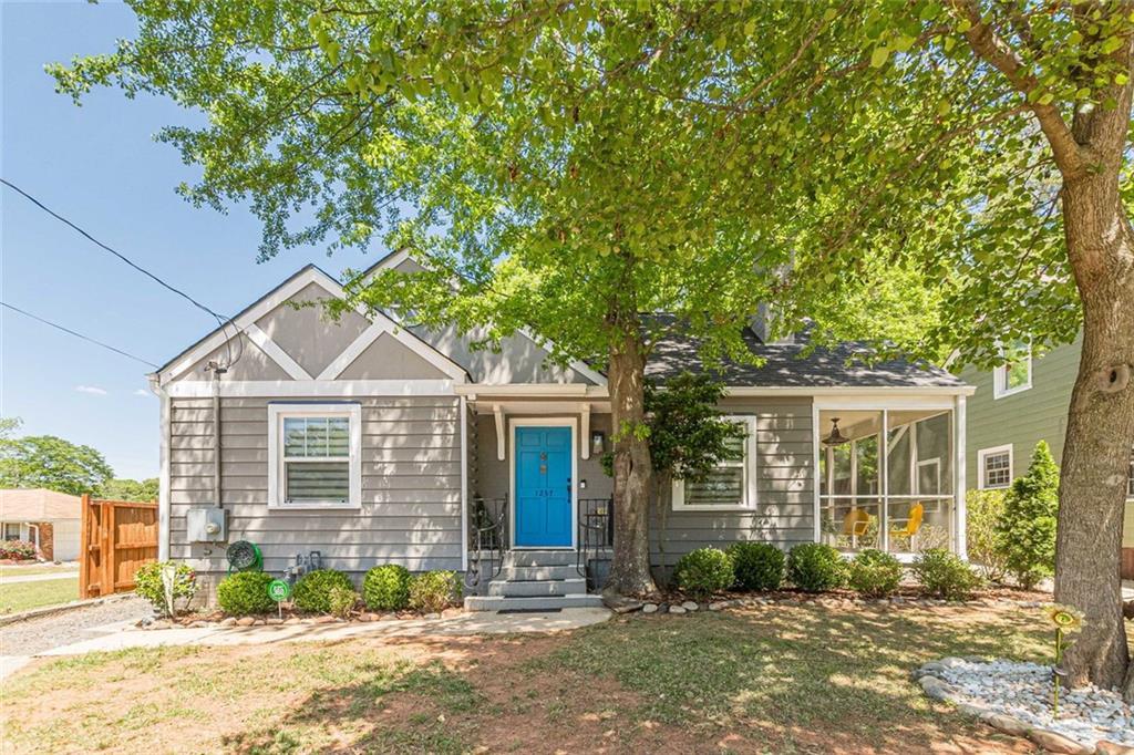 1237 Winburn Dr., East Point, GA 30344