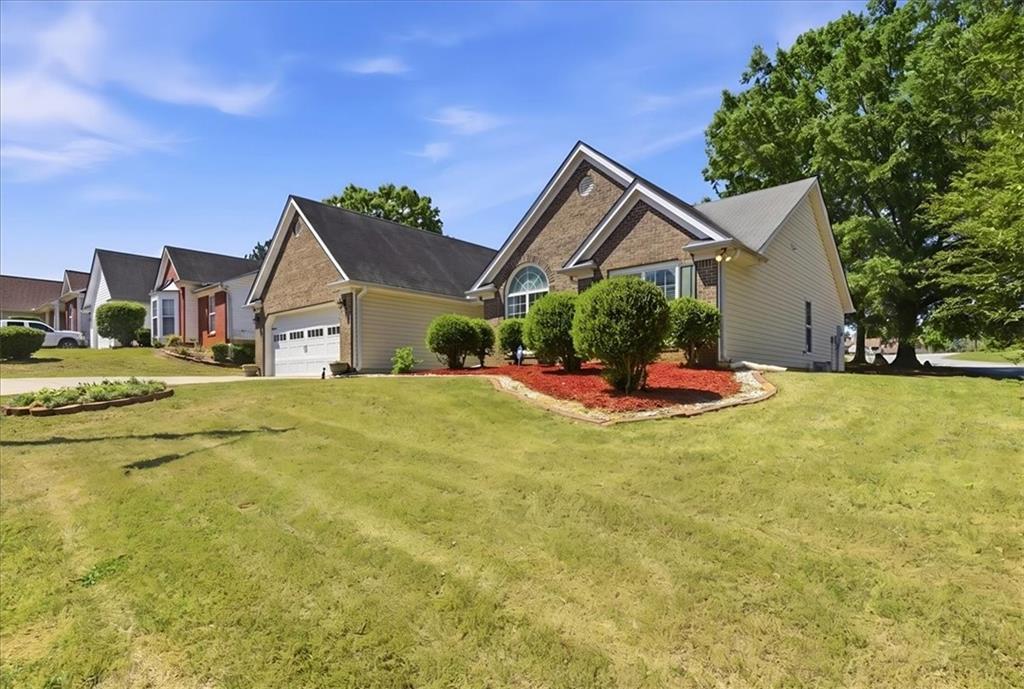 2818 Hillvale Cove Way, Lithonia, GA 30058