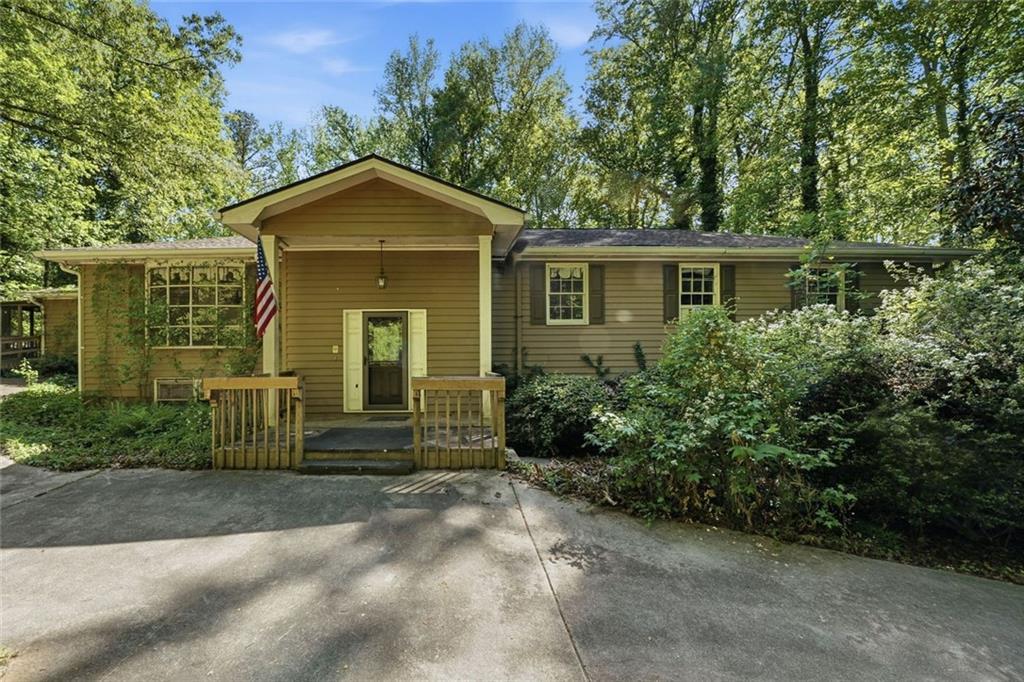 1453 Clearview Dr., Acworth, GA 30102