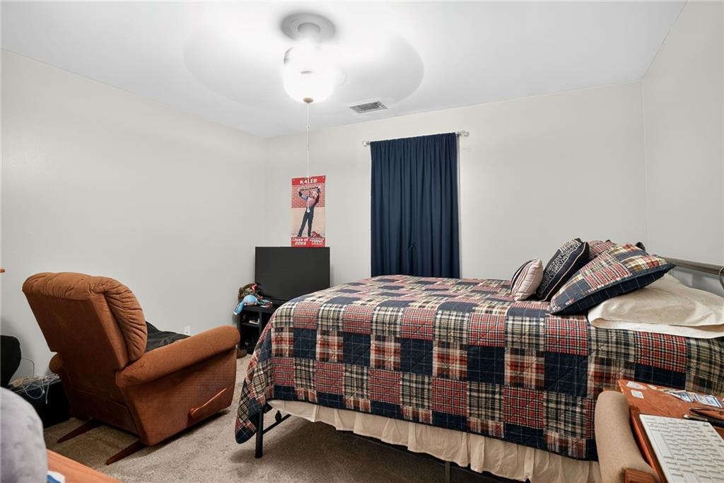 932 Creek Bottom Rd., Loganville, GA 30052