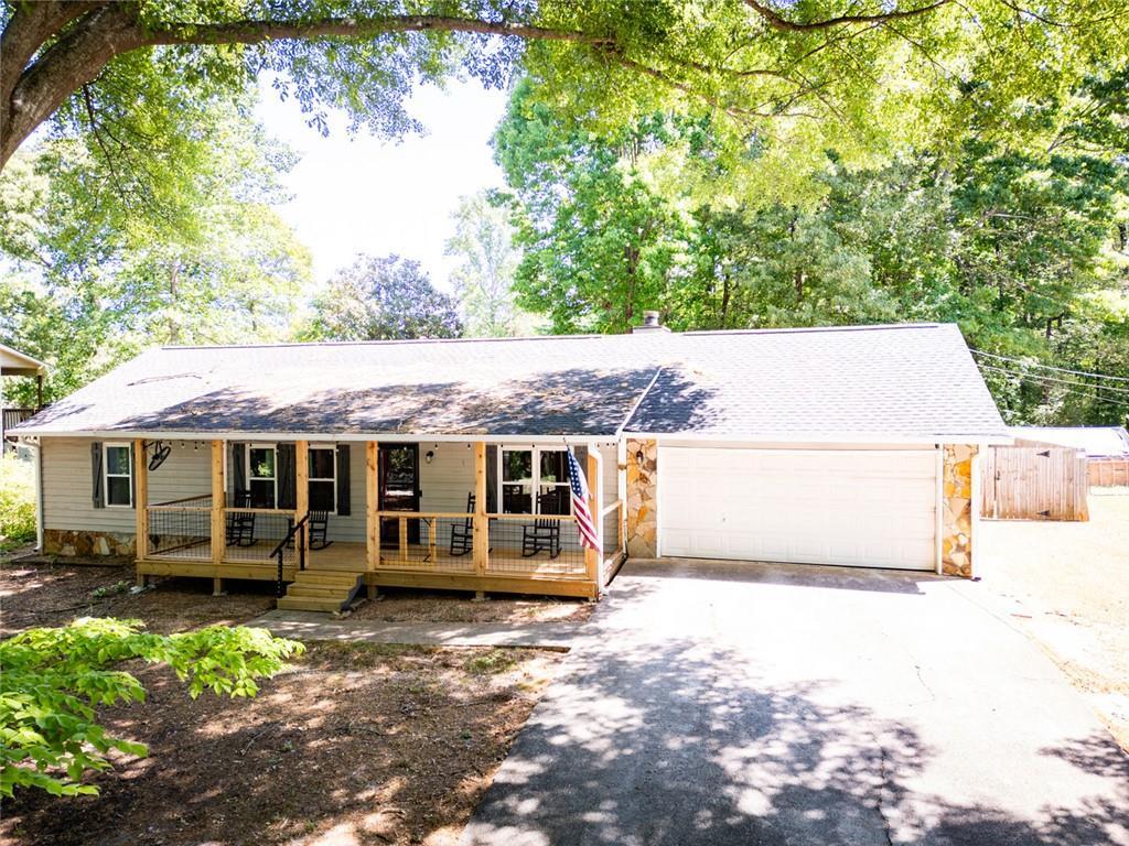 3997 Stacy Ln., Snellville, GA 30039