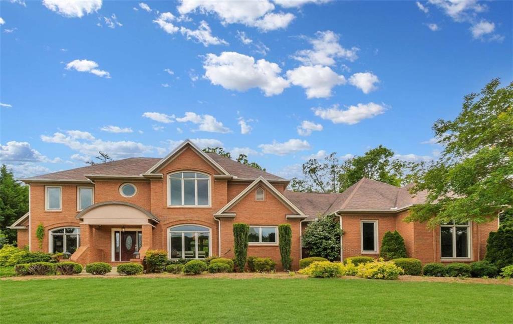 5653 Tuxedo Dr., Douglasville, GA 30135