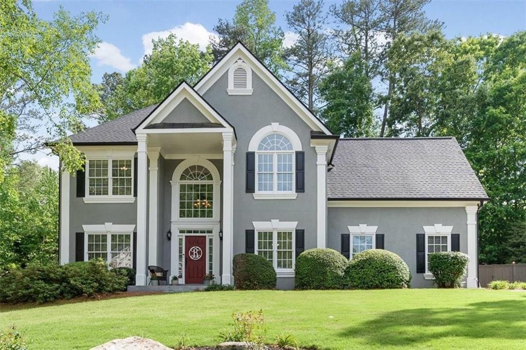 1020 Knoll Ter., Roswell, GA 30075