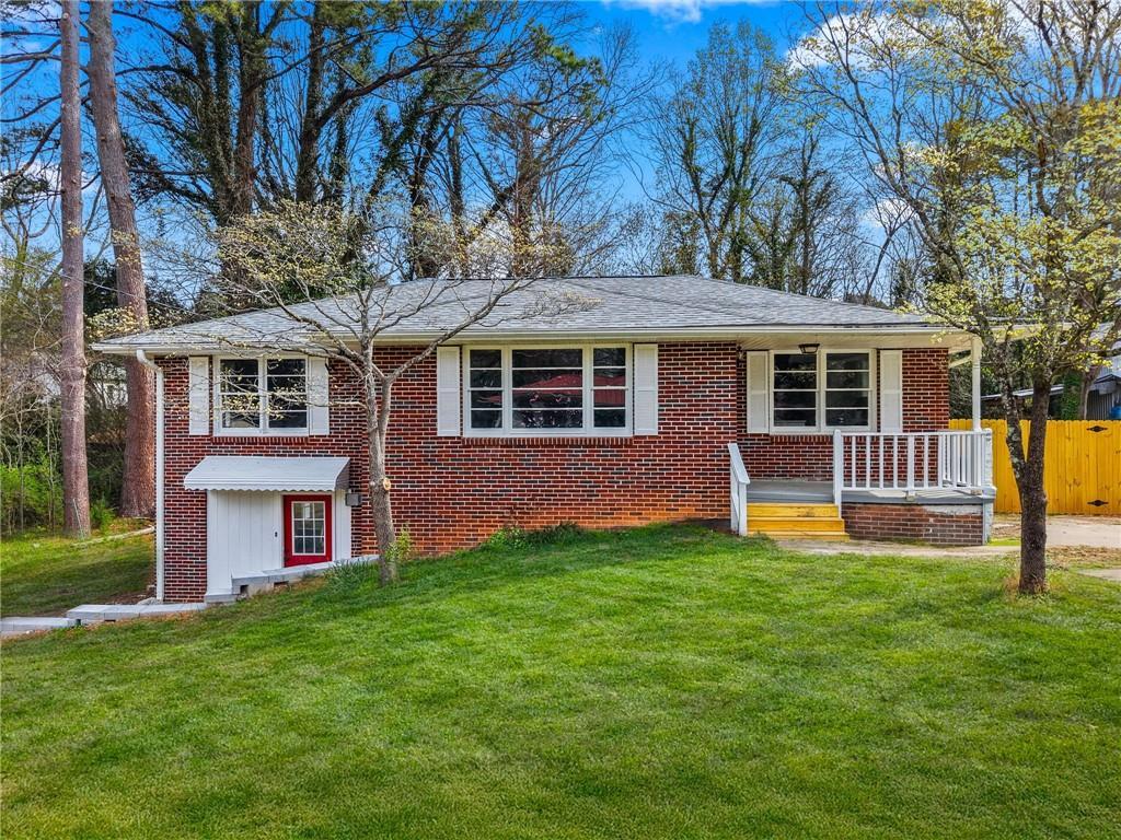 99 Hilltop Ln., Toccoa, GA 30577