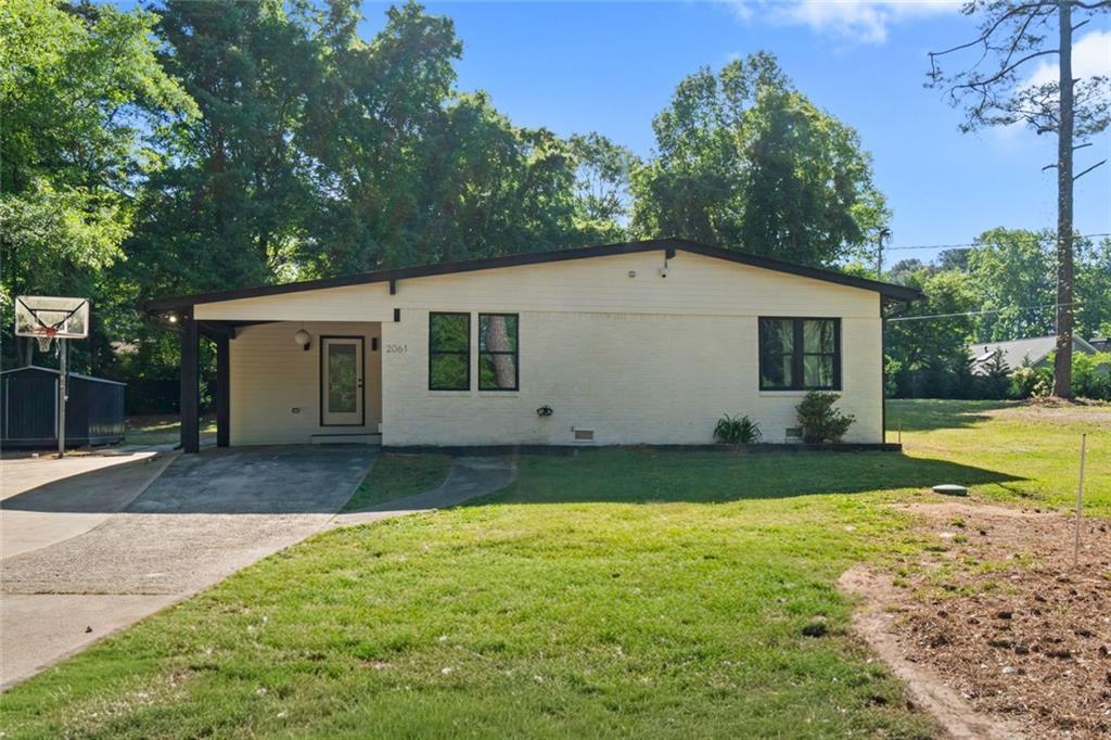 2061 Shady Ln., Tucker, GA 30084