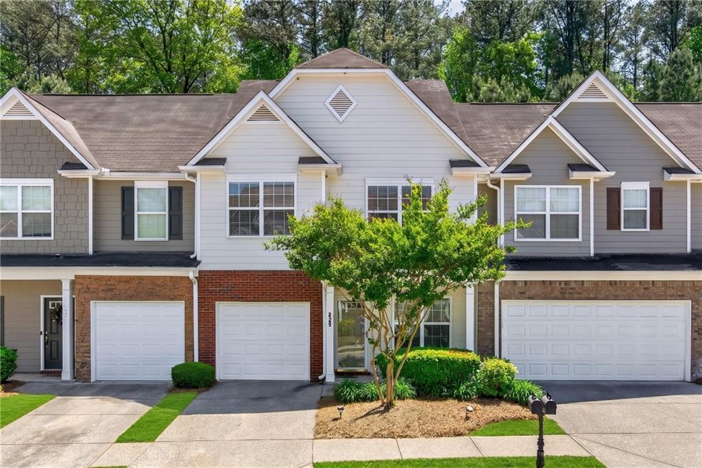 329 Franklin Ln., Acworth, GA 30102