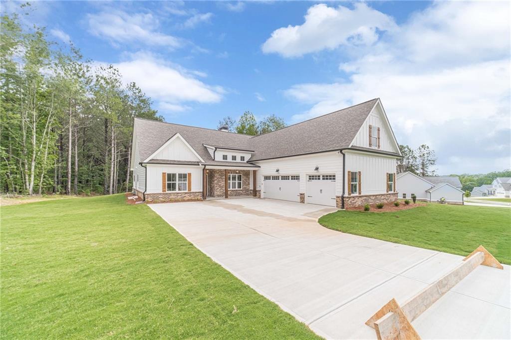 215 Pinewood Dr., Covington, GA 30014