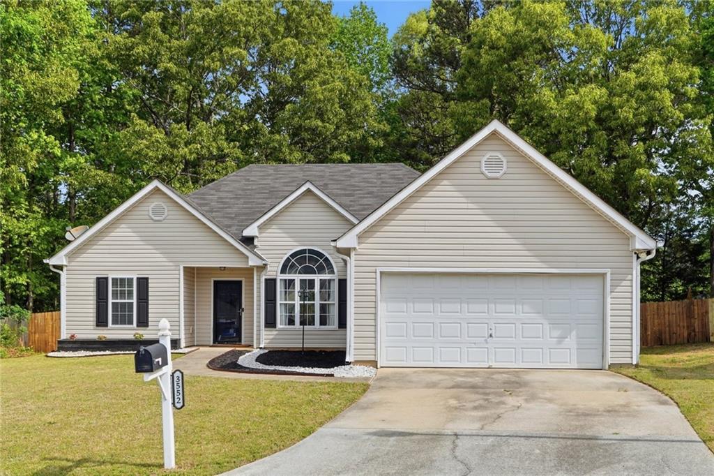 3552 Woodruff Ridge Ln., Loganville, GA 30052