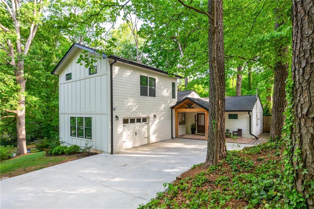 1461 Lively Ridge Rd., Atlanta, GA 30329