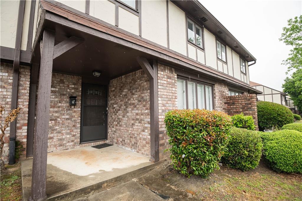 1196 Ashborough Dr. #J, Marietta, GA 30067