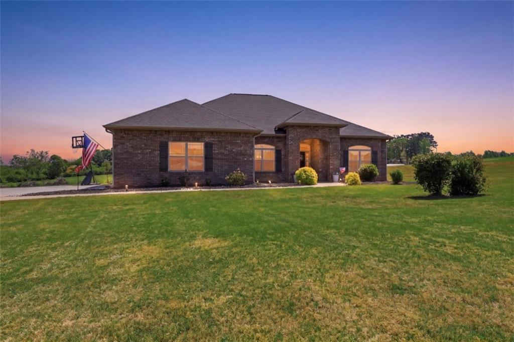 5912 Wauka Mountain Springs Dr., Clermont, GA 30527