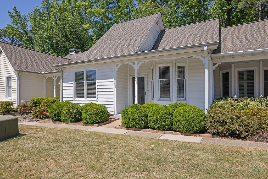 142 Victoria Way, Roswell, GA 30075