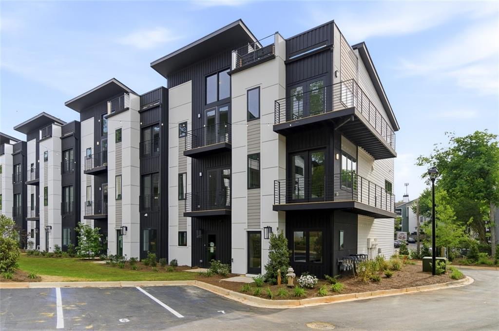 1198 Penny Ln., Atlanta, GA 30329