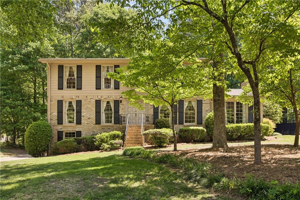 2450 Castle Ln., Marietta, GA 30062