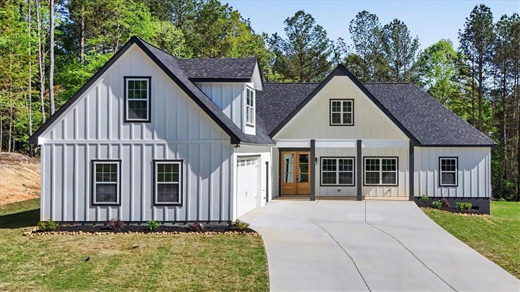 242 Mulberry Ln., Lindale, GA 30147