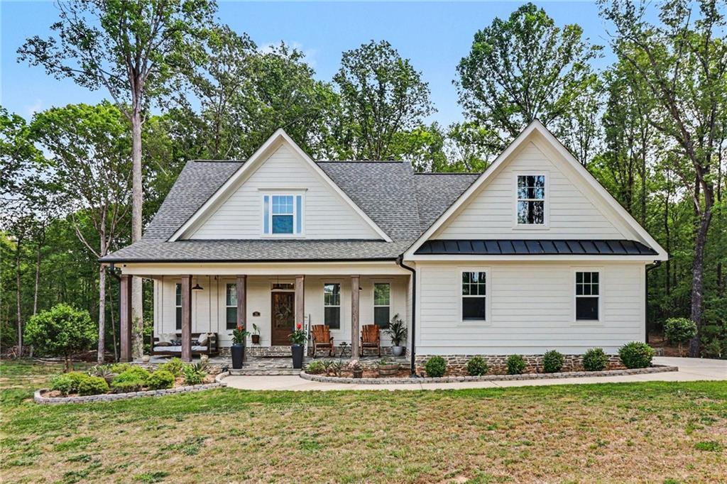 11 Bradley Rd., Talking Rock, GA 30175