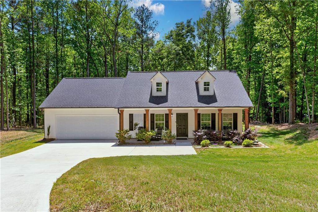 584 Tuxedo Dr., Commerce, GA 30530