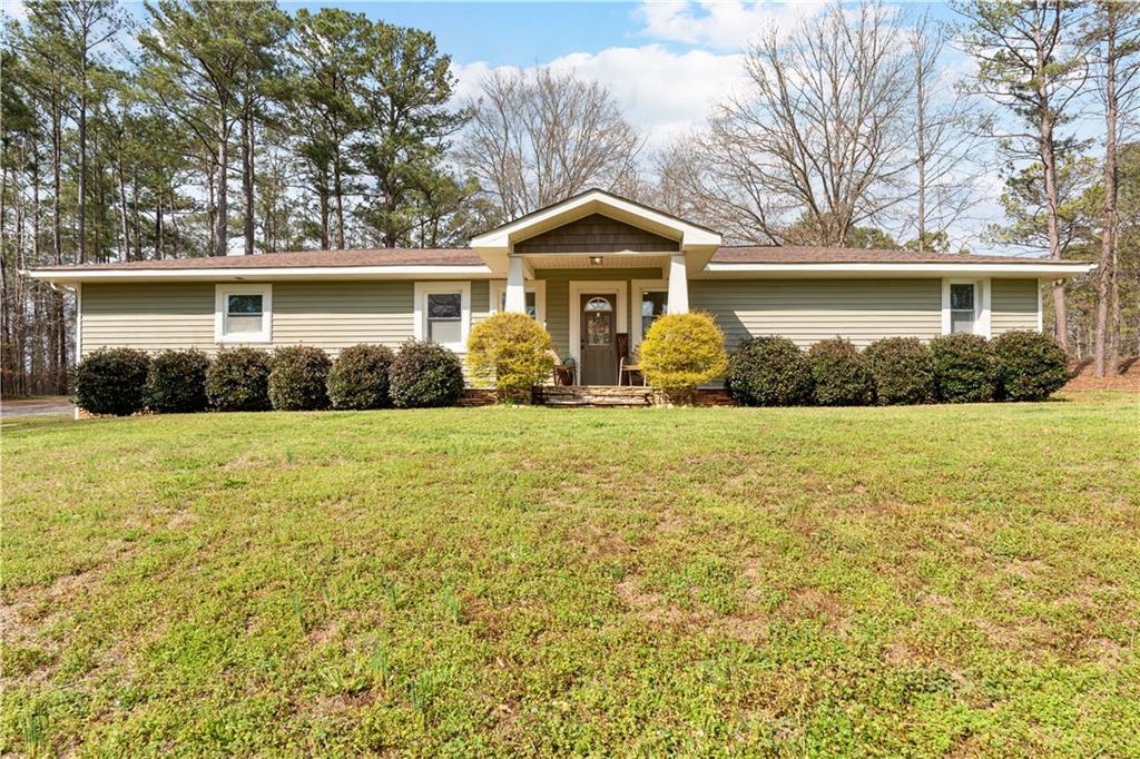 7292 Crest Hwy., Molena, GA 30258