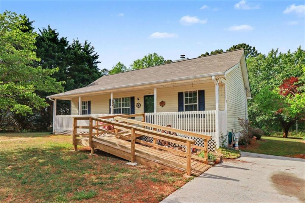 108 Ravenwood Ln., Rockmart, GA 30153